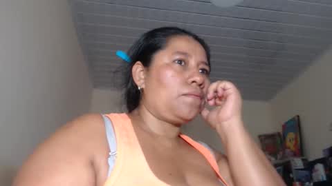 Snapshot of kloe_boobs chatting on September 2025 05:18:02 PM Kloe online show from September 2025 05:18:02 PM
