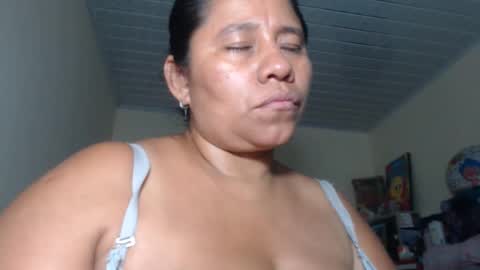 Snapshot of kloe_boobs chatting on October 2025 07:39:01 AM Kloe online show from October 2025 07:39:01 AM
