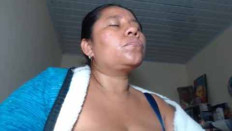 Snapshot of kloe_boobs chatting on October 2025 08:35:01 AM Kloe online show from October 2025 08:35:01 AM