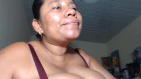 Snapshot of kloe_boobs chatting on October 2025 08:53:02 PM Kloe online show from October 2025 08:53:02 PM