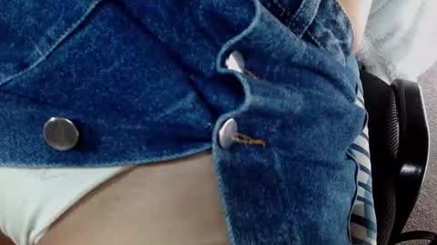 Snapshot of kloe_deker chatting on December 2024 05:04:01 PM Kloe deker online show from December 2024 05:04:01 PM