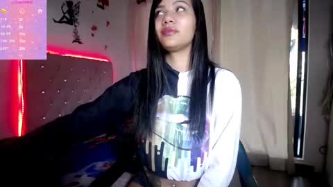 Snapshot of kloy_sech chatting on February 2025 03:21:02 PM Valen online show from February 2025 03:21:02 PM