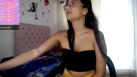 Snapshot of kloy_sech chatting on February 2025 06:24:01 PM Valen online show from February 2025 06:24:01 PM