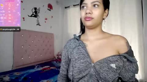 Snapshot of kloy_sech chatting on February 2025 01:39:02 PM Valen online show from February 2025 01:39:02 PM