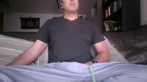 Knight3975 online show from April 2026 07:47:02 AM