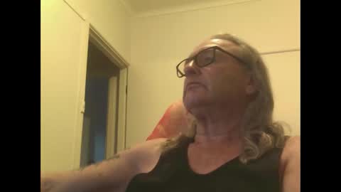 knobout online show from November 2025 08:29:02 AM