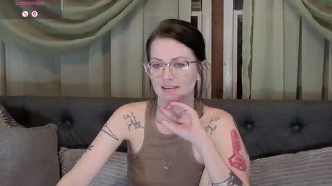 kohlbird online show from November 2025 12:43:01 AM