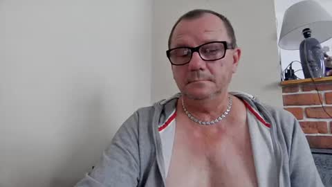 Snapshot of komputer123456789 chatting on July 2026 08:18:01 AM Bogdan online show from July 2026 08:18:01 AM