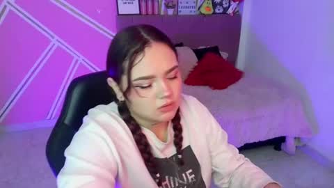 Snapshot of koning_moretti chatting on July 2026 02:03:01 AM camila online show from July 2026 02:03:01 AM