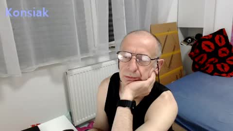 Komsiak online show from May 2026 07:10:01 PM