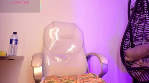 Eli Macrotel online show from October 2025 08:07:02 PM