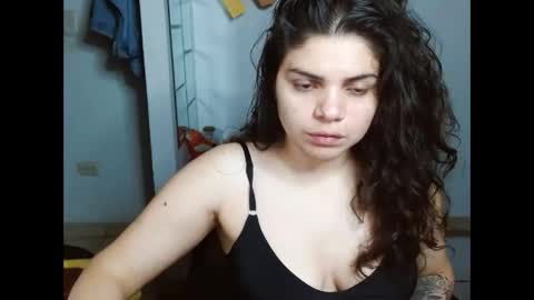 Karoll online show from November 2025 02:12:01 AM