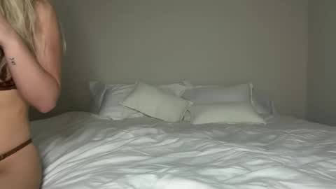 Korina online show from April 2026 12:15:01 AM