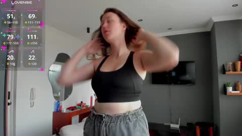 Twiix online show from October 2025 02:32:02 PM