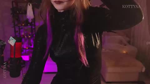 Kottyaa cb FOLLOWING  online show from October 2025 07:37:01 PM