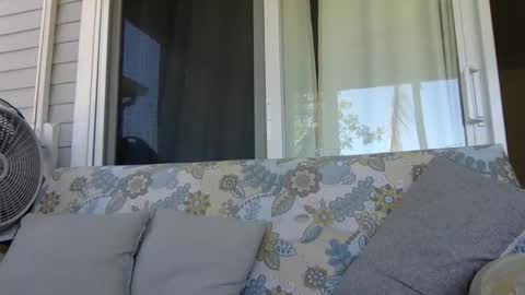 koyoteej online show from February 2025 05:59:01 PM