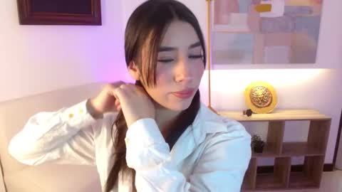 Elizabeth online show from December 2025 12:23:02 PM