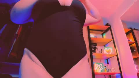 Khloe online show from April 2026 11:43:02 PM