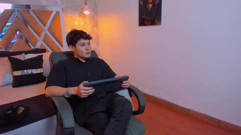 Snapshot of kraven_lust chatting on September 2025 03:01:01 AM Kraven online show from September 2025 03:01:01 AM
