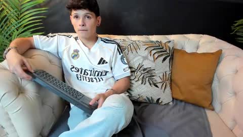 Snapshot of kraven_lust chatting on October 2025 03:17:02 AM Kraven online show from October 2025 03:17:02 AM