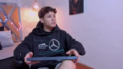 Snapshot of kraven_lust chatting on October 2025 03:09:02 AM Kraven online show from October 2025 03:09:02 AM