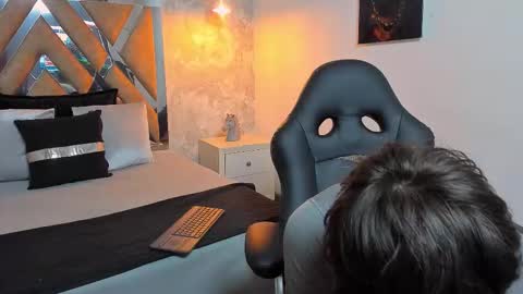 Snapshot of kraven_lust chatting on October 2025 03:14:01 AM Kraven online show from October 2025 03:14:01 AM