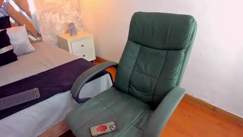 Snapshot of kraven_lust chatting on November 2025 03:05:01 AM Kraven online show from November 2025 03:05:01 AM