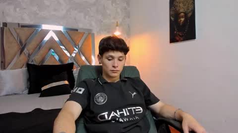 Snapshot of kraven_lust chatting on November 2025 03:06:02 AM Kraven online show from November 2025 03:06:02 AM