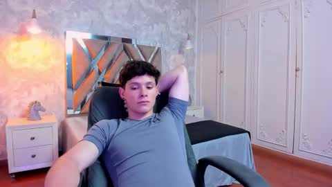 Snapshot of kraven_lust chatting on November 2025 03:37:02 AM Kraven online show from November 2025 03:37:02 AM