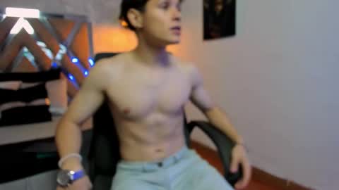 Snapshot of kraven_lust chatting on November 2025 03:18:02 AM Kraven online show from November 2025 03:18:02 AM