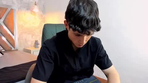 Snapshot of kraven_lust chatting on November 2025 03:20:02 AM Kraven online show from November 2025 03:20:02 AM