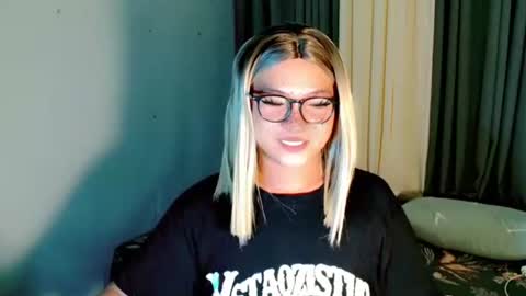 krezikeed online show from May 2026 03:51:02 PM