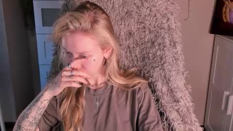 kris_grant online show from October 2025 10:35:01 AM