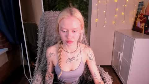 kris_grant online show from November 2025 10:25:01 AM