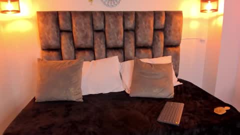 kris_kane1 online show from December 2025 12:42:01 AM