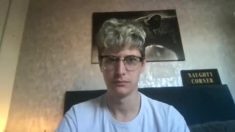 Snapshot of krisl77 chatting on March 2026 02:29:01 PM krisl77 online show from March 2026 02:29:01 PM