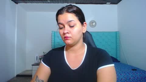 Snapshot of kriss_sweetboobs chatting on January 2025 01:02:02 PM kriss_sweetboobs online show from January 2025 01:02:02 PM