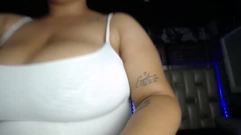 Snapshot of kriss_sweetboobs chatting on February 2025 10:28:02 AM kriss_sweetboobs online show from February 2025 10:28:02 AM