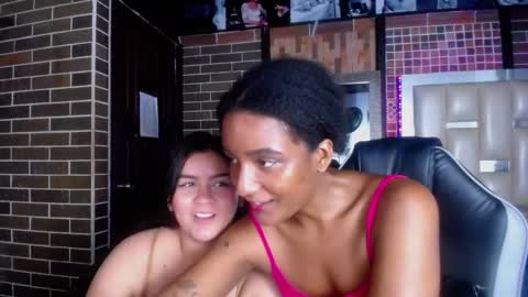 Snapshot of kriss_sweetboobs chatting on February 2025 03:05:02 PM kriss_sweetboobs online show from February 2025 03:05:02 PM