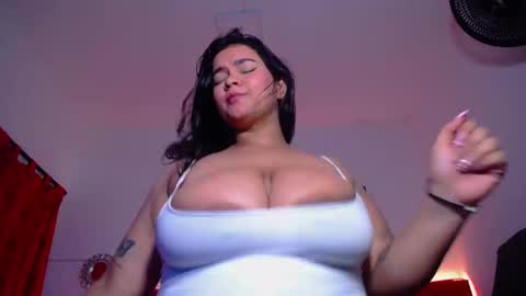 Snapshot of kriss_sweetboobs chatting on March 2025 03:45:02 PM kriss_sweetboobs online show from March 2025 03:45:02 PM