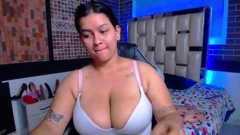 Snapshot of kriss_sweetboobs chatting on September 2025 12:53:01 PM kriss_sweetboobs online show from September 2025 12:53:01 PM