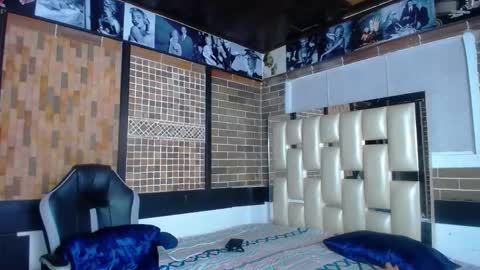 kriss_sweetboobs online show from February 2026 12:33:01 PM