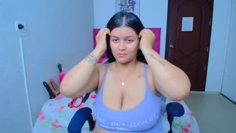 Snapshot of kriss_sweetboobs chatting on July 2026 01:06:02 PM kriss_sweetboobs online show from July 2026 01:06:02 PM