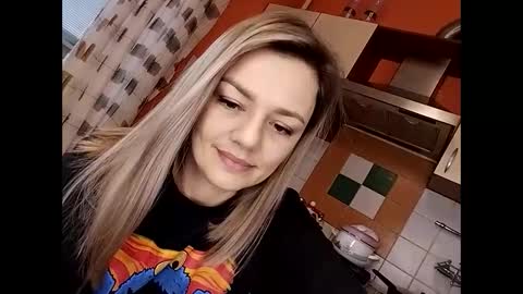 Snapshot of krisssexi chatting on January 2025 06:12:01 AM KrissSexi online show from January 2025 06:12:01 AM