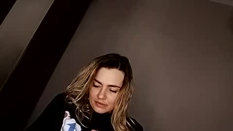 Snapshot of krisssexi chatting on September 2025 10:42:01 PM KrissSexi online show from September 2025 10:42:01 PM