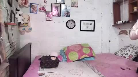 krisstal703358 online show from September 2025 08:05:01 AM