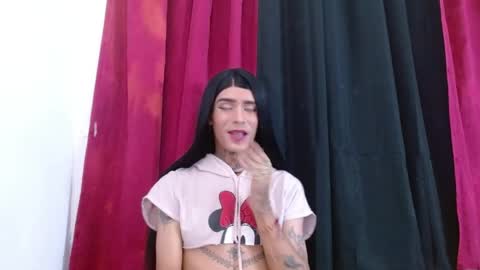 krisstal703358 online show from April 2026 06:18:02 AM