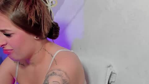 Snapshot of kristal_blond chatting on December 2025 04:50:02 AM online show from December 2025 04:50:02 AM