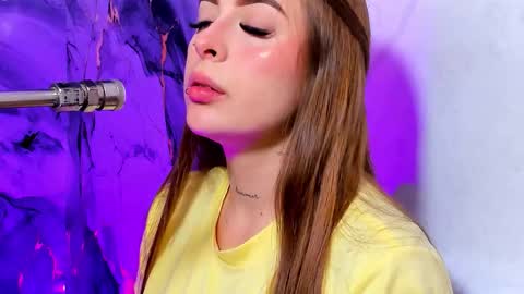 Snapshot of kristal_blond chatting on January 2026 08:03:01 PM online show from January 2026 08:03:01 PM