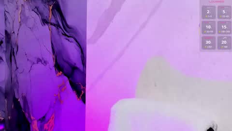 Snapshot of kristal_blond chatting on January 2026 04:07:02 AM online show from January 2026 04:07:02 AM